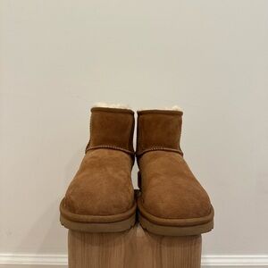 UGG Classic Mini II